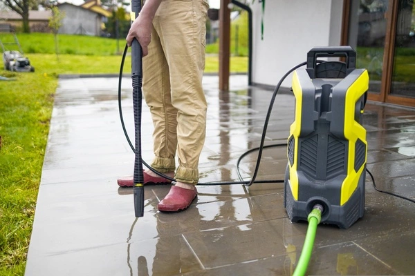 How To Pressure Wash A House in Norwalk CT